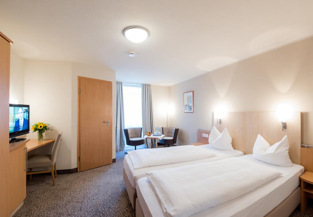 Amtsstueble Hotel & Restaurant Mosbach  Bagian luar foto